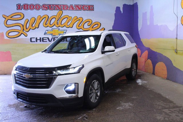 Used 2023 Chevrolet Traverse LT image 2