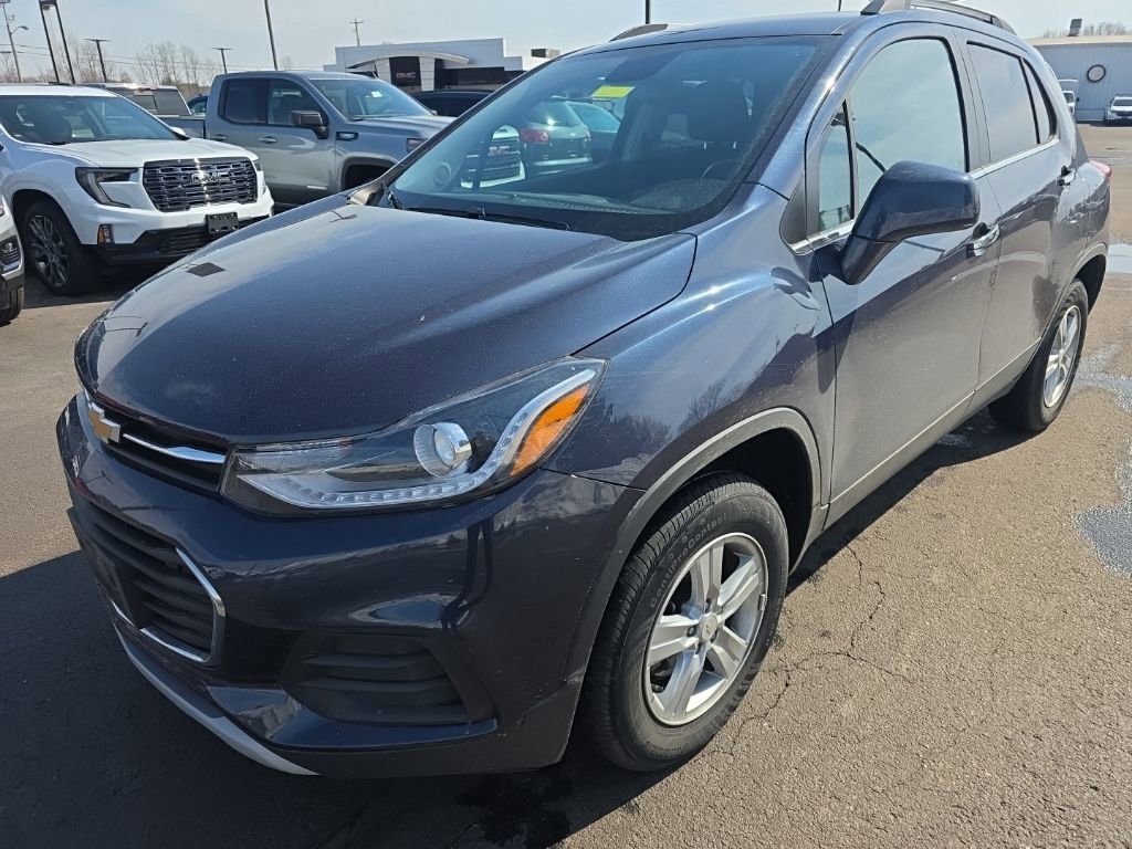 Used 2019 Chevrolet Trax LT w/ LT Convenience Package image 2