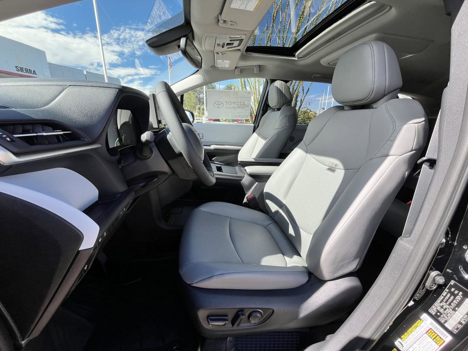 New 2025 Toyota Sienna XLE image 12