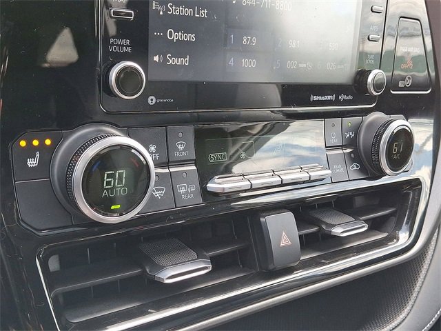 Used 2022 Toyota Highlander XLE image 17