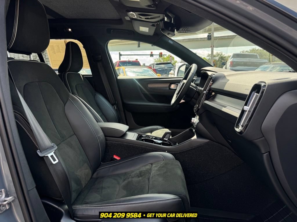 Used 2022 Volvo XC40 T5 R-Design w/ Climate Package AWD/4WD image 36