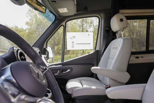 Used 2025 Mercedes-Benz Sprinter 2500 image 41