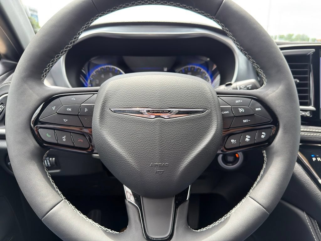 Used 2025 Chrysler Pacifica Limited w/ Uconnect Theater Family Group AWD/4WD image 16