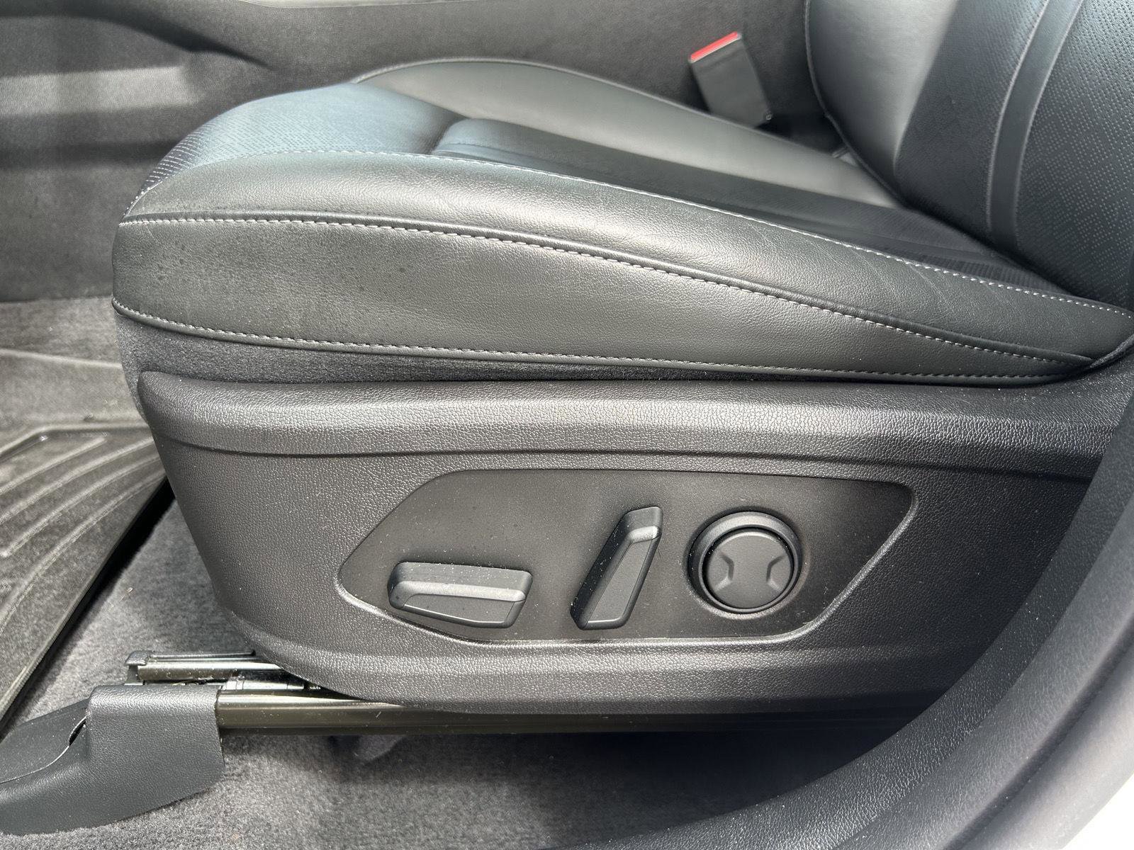 Used 2023 Kia Sorento S w/ Panoramic Sunroof Package image 13