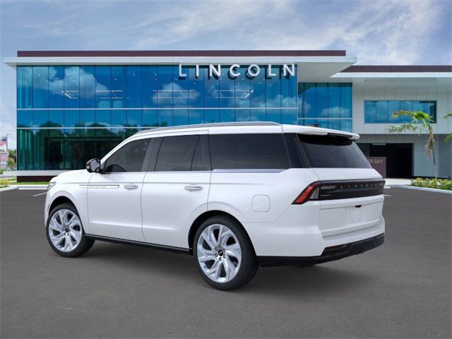 New 2025 Lincoln Navigator Reserve image 4
