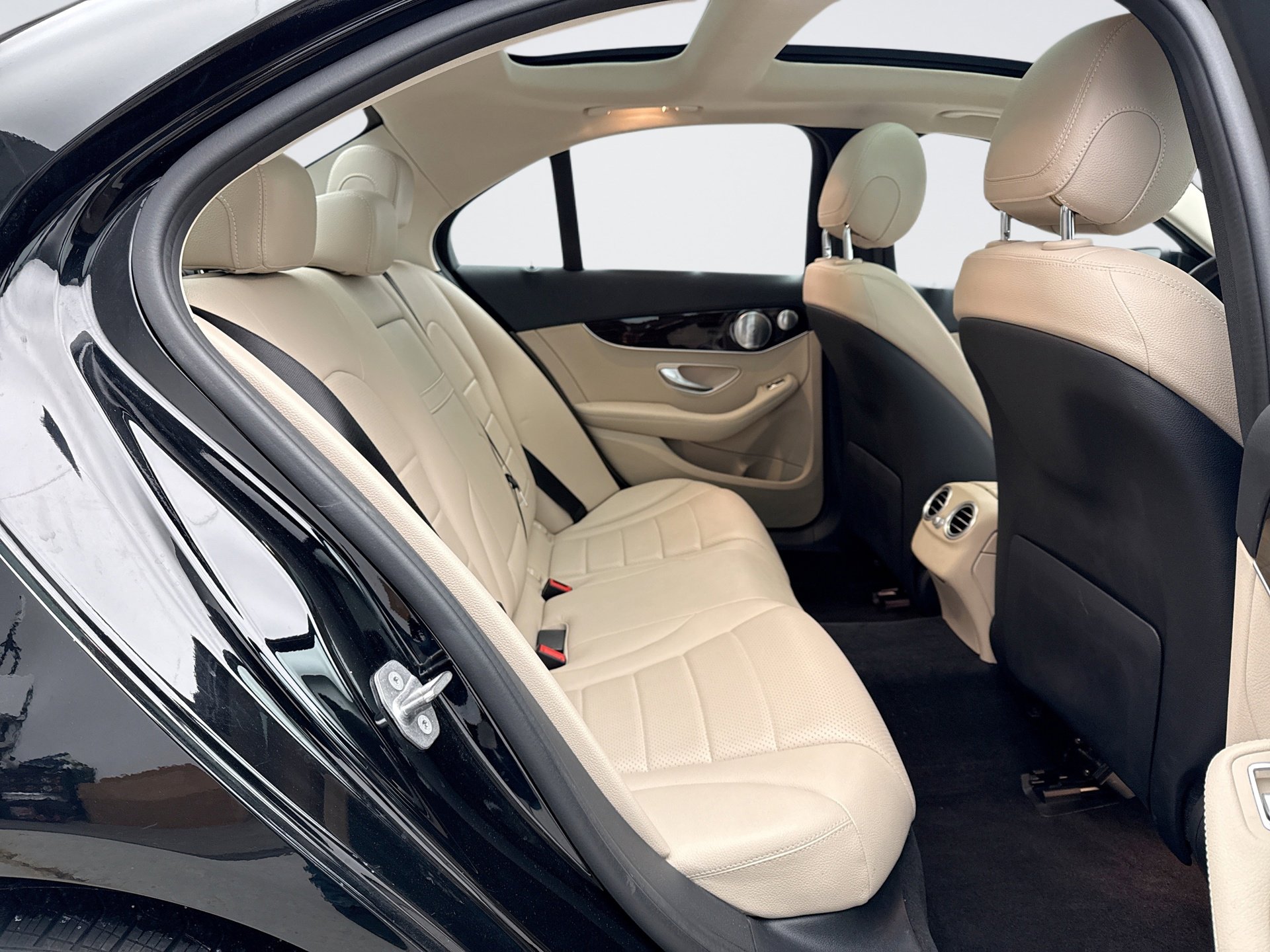 Used 2021 Mercedes-Benz C 300 4MATIC Sedan image 20