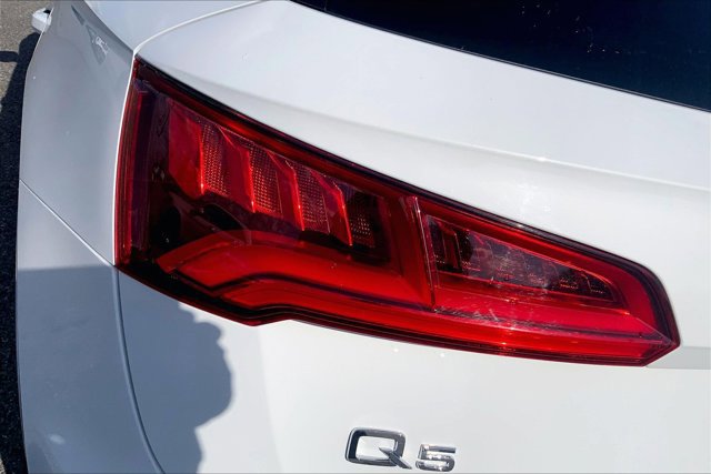 Used 2020 Audi Q5 2.0T Premium AWD/4WD image 29