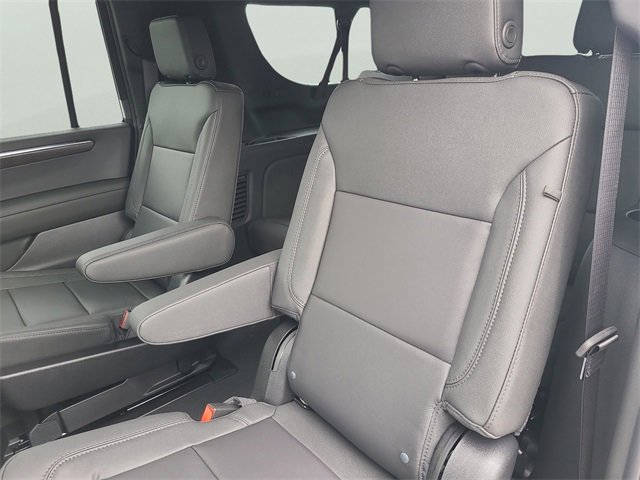New 2026 Chevrolet Suburban LT image 14