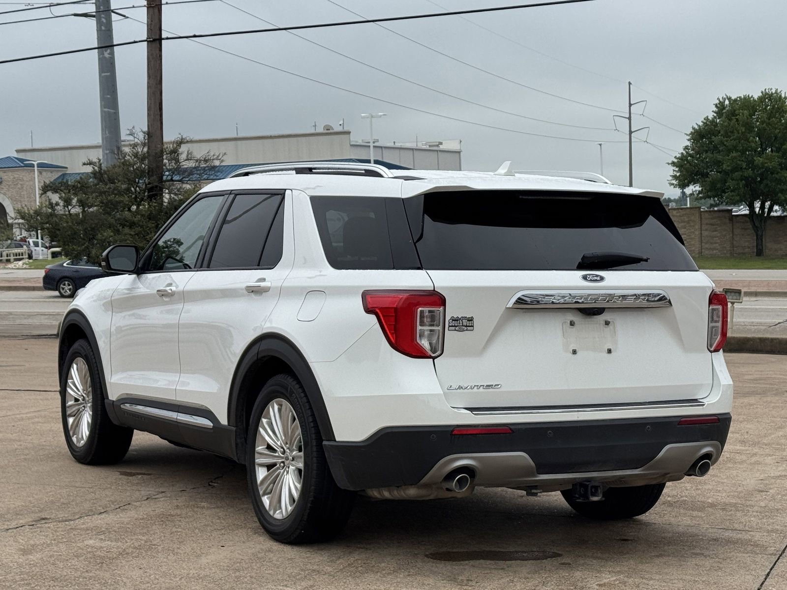Used 2022 Ford Explorer Limited w/ Limited Technology Package RWD image 6