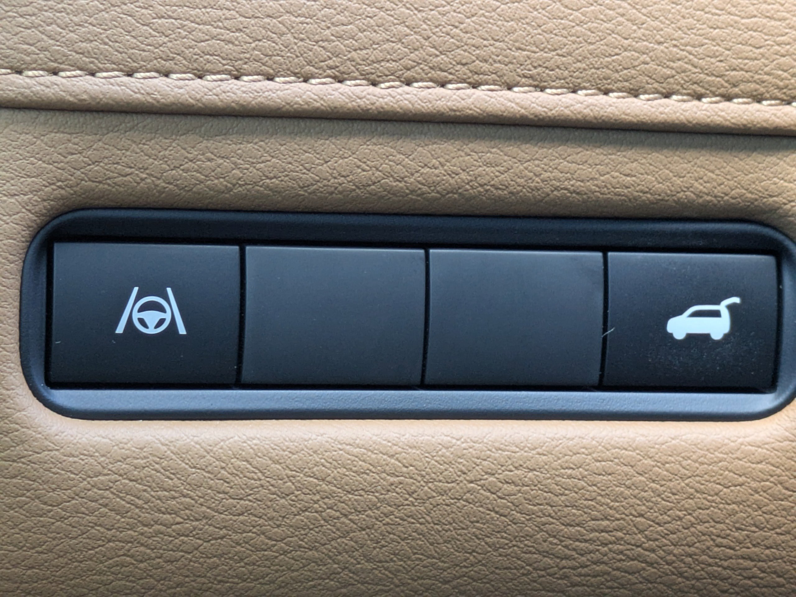 Used 2025 Nissan Armada SL w/ Captain's Chari Seat Package image 22