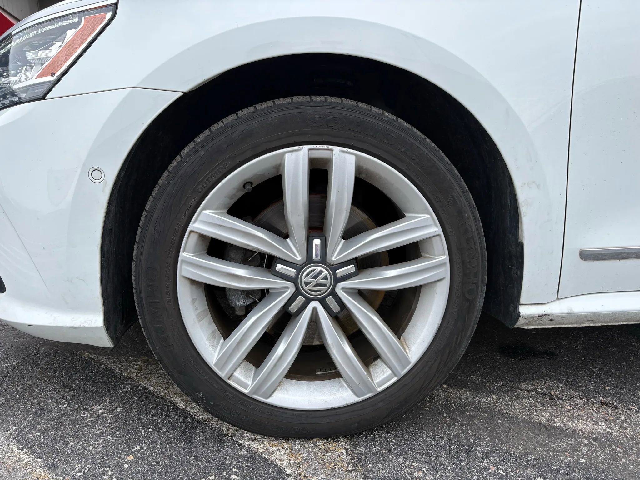 Used 2017 Volkswagen Passat 1.8T SEL Premium image 27