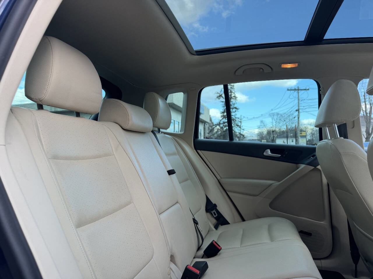 Used 2015 Volkswagen Tiguan SEL image 27