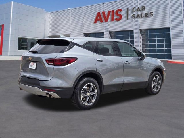 Used 2025 Chevrolet Blazer LT FWD image 6