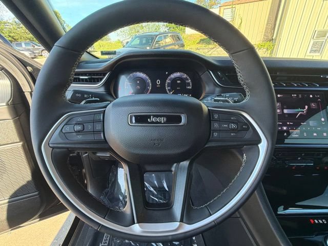 Used 2025 Jeep Grand Cherokee Laredo X w/ Luxury Tech Group I AWD/4WD image 27