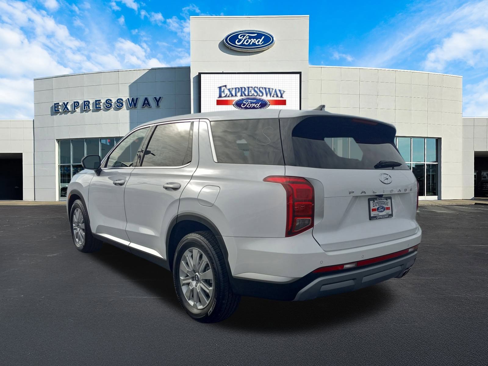 Used 2025 Hyundai Palisade SE image 8