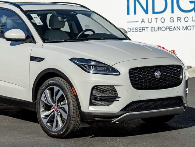 Used 2022 Jaguar E-PACE SE image 5