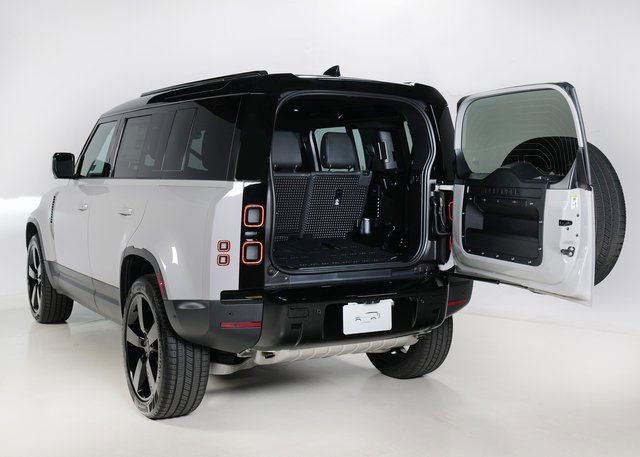 New 2026 Land Rover Defender 110 S image 32