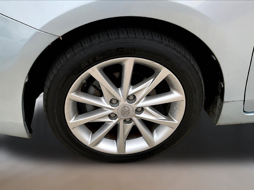 Used 2014 Toyota Prius V Five FWD image 34