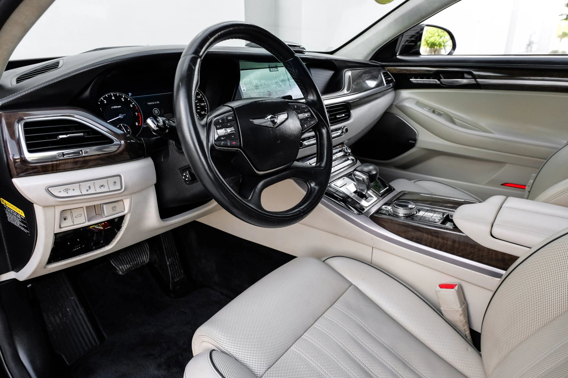 Used 2018 Genesis G90 5.0 Ultimate AWD/4WD image 3