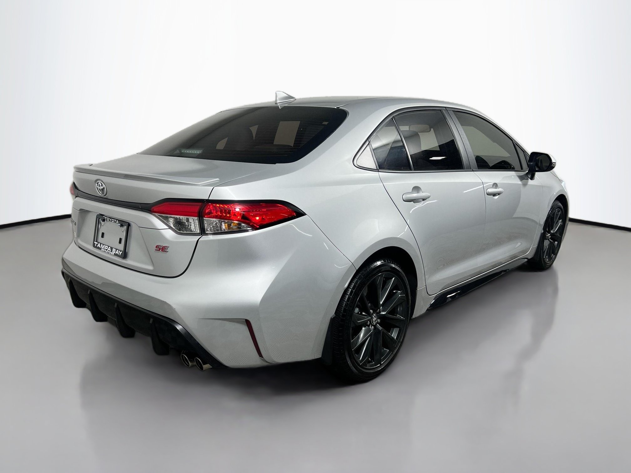 Used 2025 Toyota Corolla SE FWD image 4