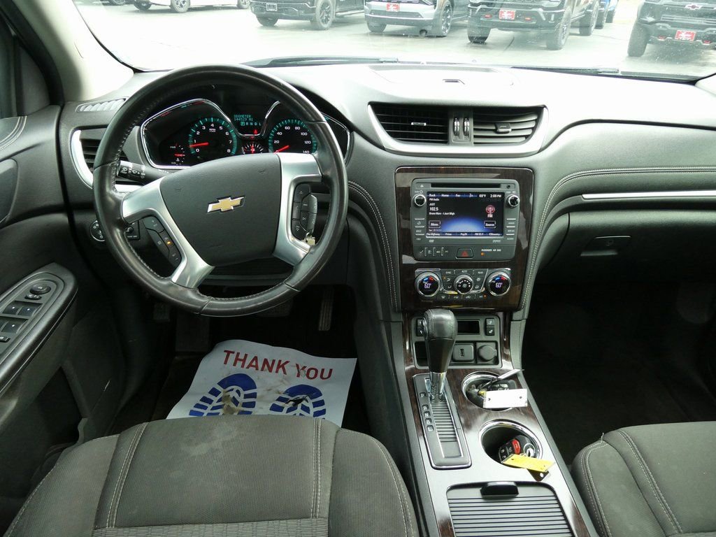 Used 2017 Chevrolet Traverse LT w/ Traveler's Package image 24