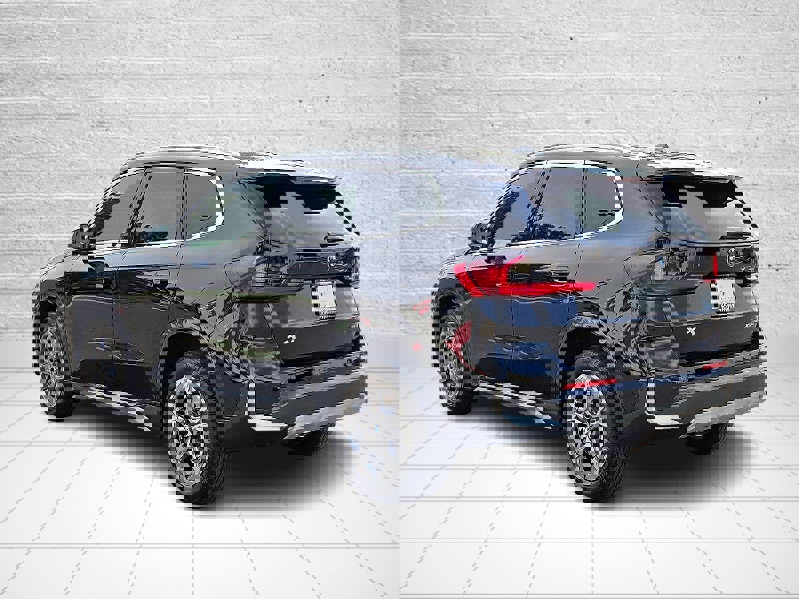 Used 2025 BMW X1 xDrive28i w/ Convenience Package image 4