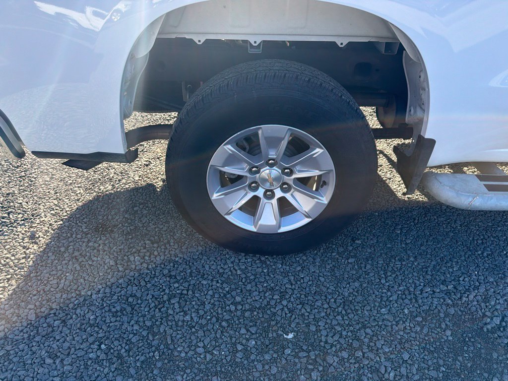 Used 2025 Chevrolet Silverado 1500 W/T RWD image 9