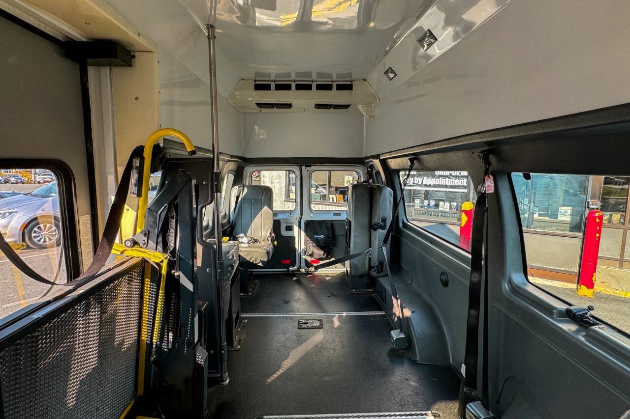 Used 2011 Ford E-350 and Econoline 350 Extended Super Duty w/ PWR Group RWD image 17