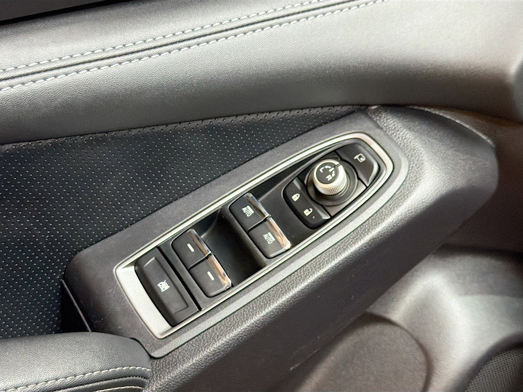 Used 2024 Subaru Ascent Limited w/ Technology Package image 15