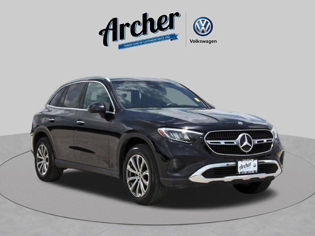 Used 2024 Mercedes-Benz GLC 300 4MATIC image 1