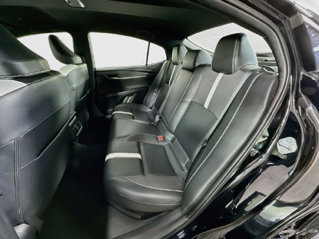 Used 2025 Toyota Camry SE FWD image 23