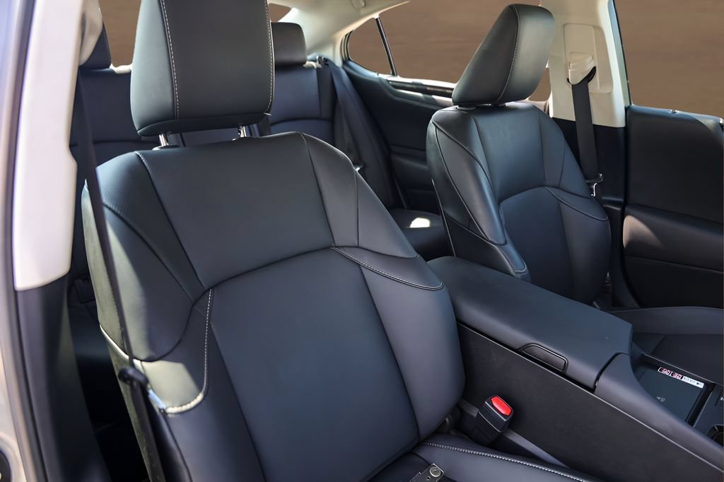 Used 2024 Lexus ES 350 w/ Premium Package FWD image 30