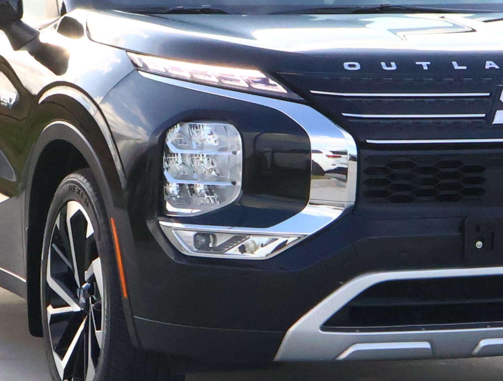 Used 2023 Mitsubishi Outlander SE image 7