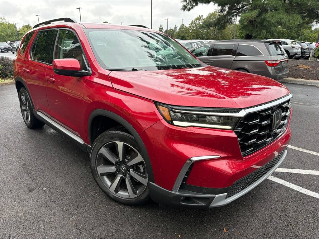 Certified 2024 Honda Pilot Touring image 4