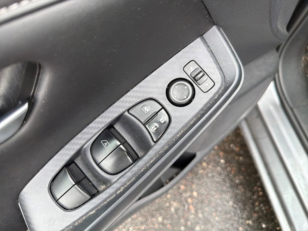 Used 2023 Nissan Sentra S FWD image 12