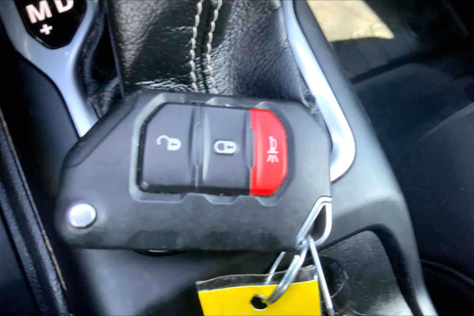 Used 2023 Jeep Wrangler Unlimited Sahara AWD/4WD image 14