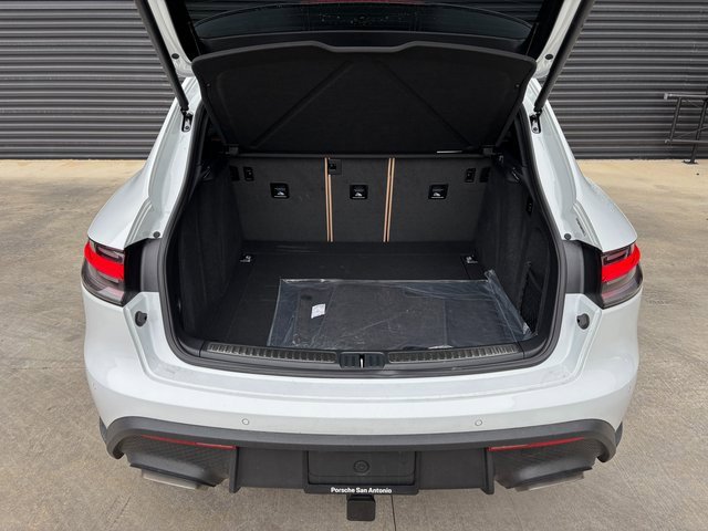Certified 2025 Porsche Macan image 25
