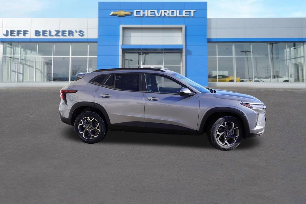 New 2026 Chevrolet Trax LT w/ Driver Confidence Package image 2