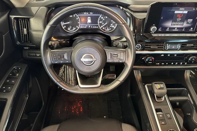 Used 2024 Nissan Pathfinder SV AWD/4WD image 16