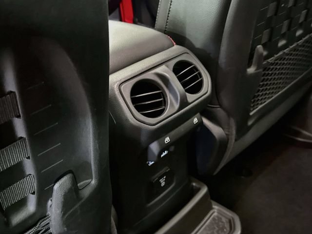 Used 2022 Jeep Wrangler Unlimited Rubicon AWD/4WD image 26