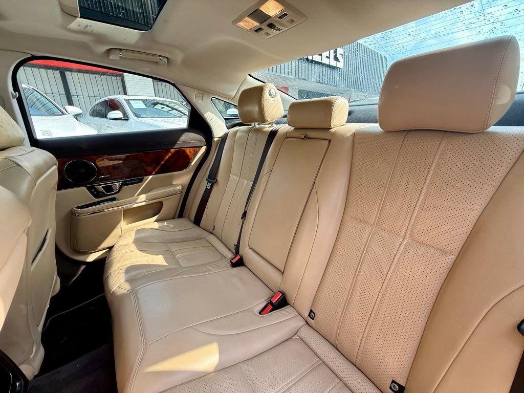 Used 2015 Jaguar XJ AWD image 34