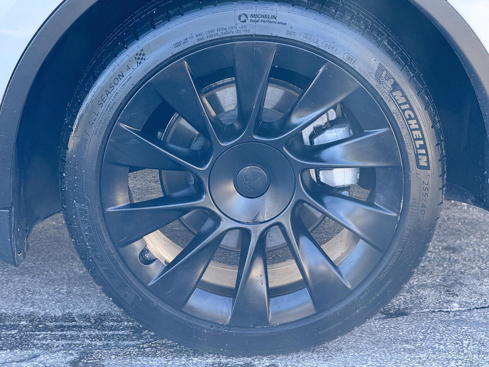 Used 2023 Tesla Model Y Long Range image 10