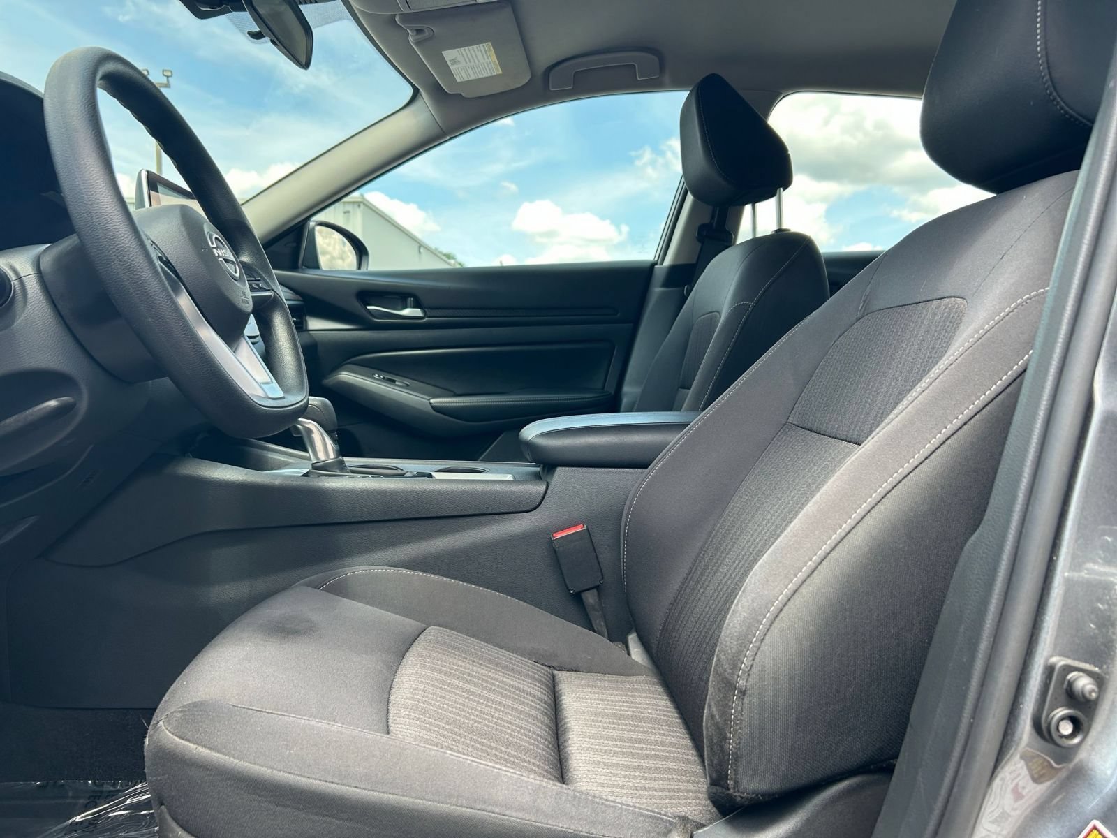 Used 2025 Nissan Altima 2.5 SV FWD image 18