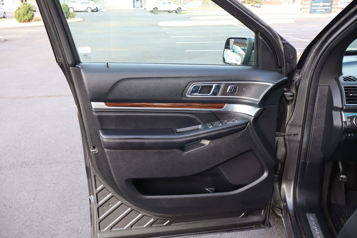 Used 2016 Ford Explorer Limited image 25