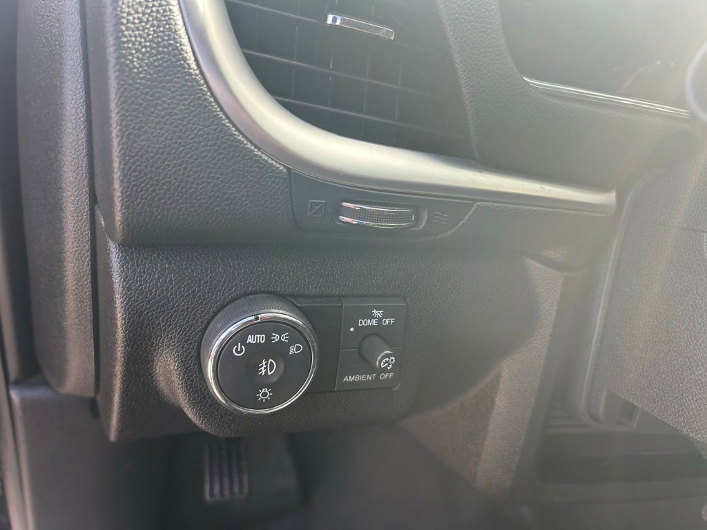 Used 2017 Chevrolet Traverse LT w/ Style and Technology Package image 45