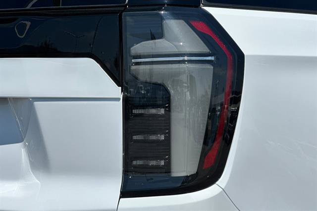 New 2026 Chevrolet Suburban RST w/ RST Capability Package AWD/4WD image 35