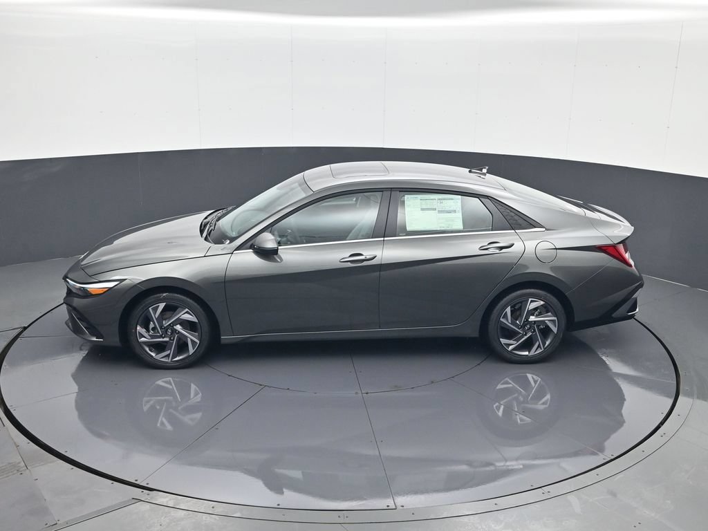 New 2026 Hyundai Elantra Limited FWD image 20