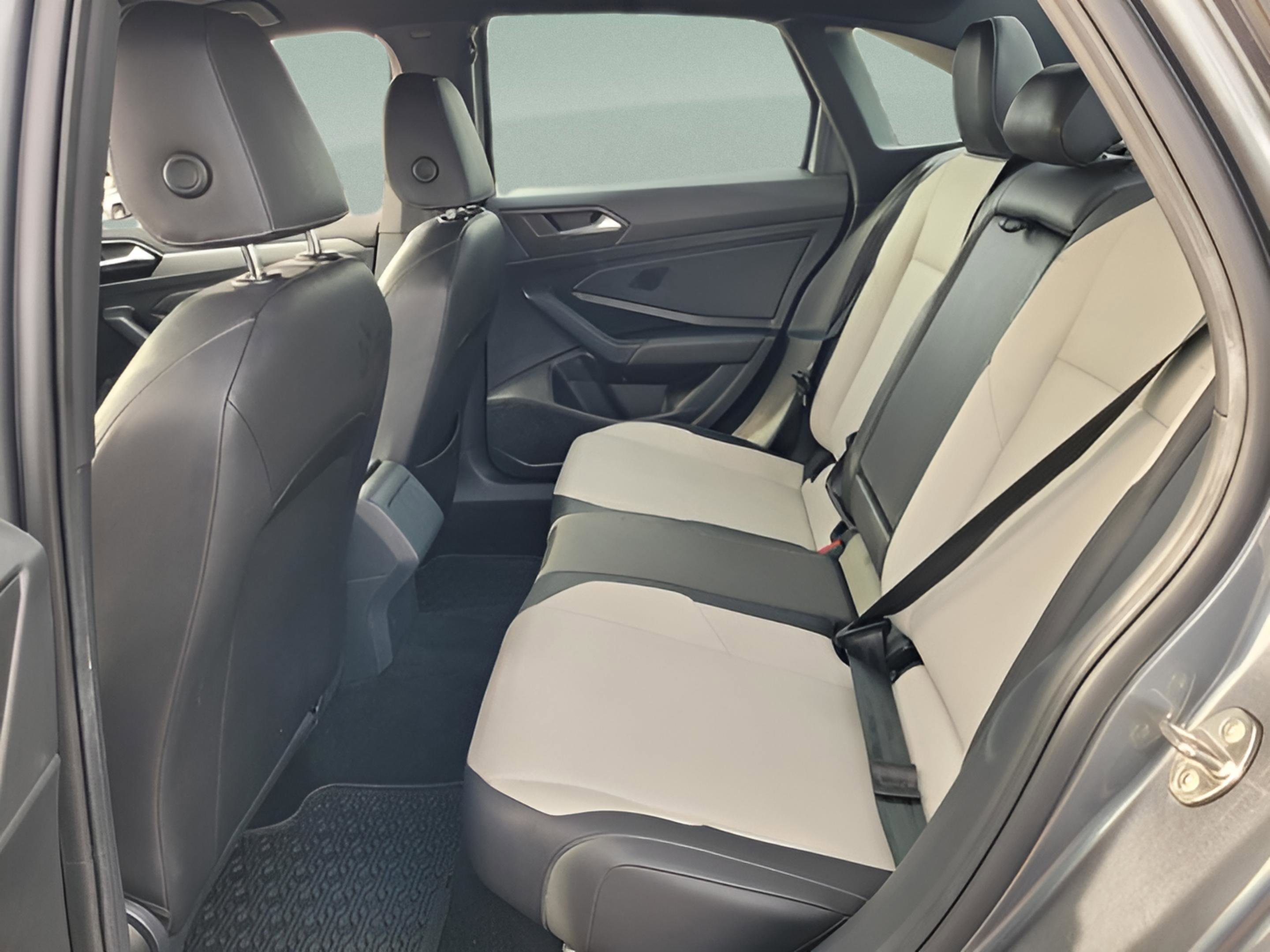 Used 2019 Volkswagen Jetta R-Line image 13