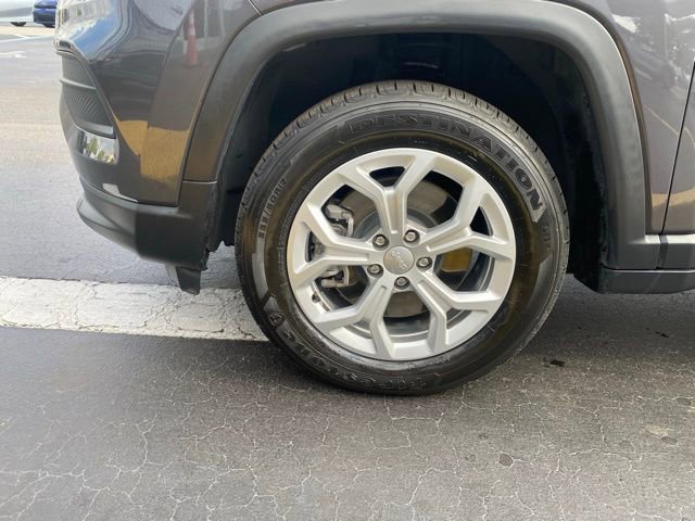 Used 2024 Jeep Compass Sport image 12