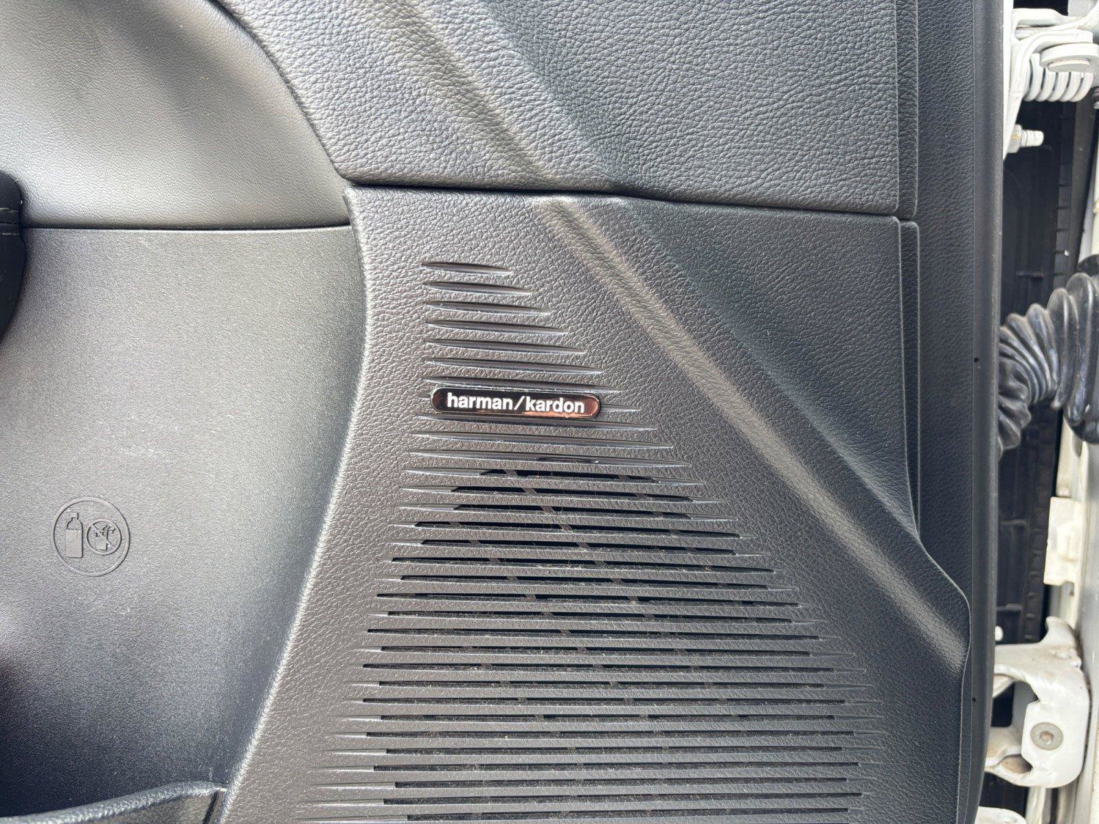 Used 2015 Dodge Challenger R/T Plus RWD image 33
